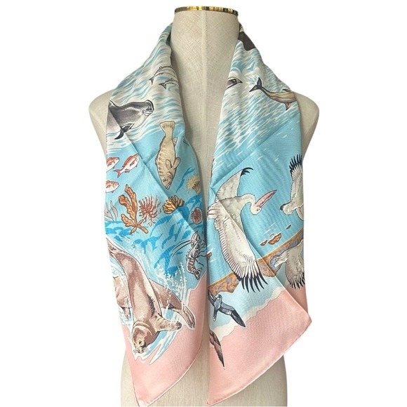 Hermès Pink Blue Rare “La Vie Précieuse de la Méditerranée” Silk Scarf 90 - Picture 11 of 12